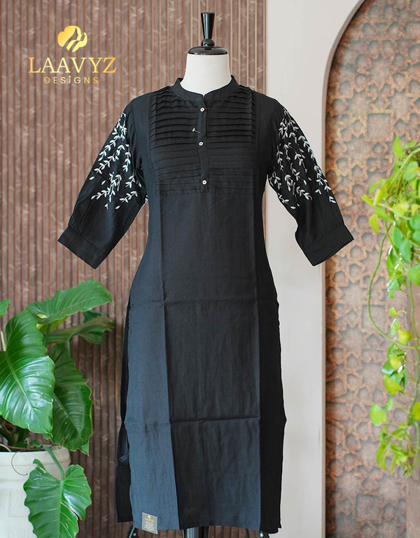 Slub Silk Kurti with Embroidery Work – A Perfect Blend of Tradition & Style ✨