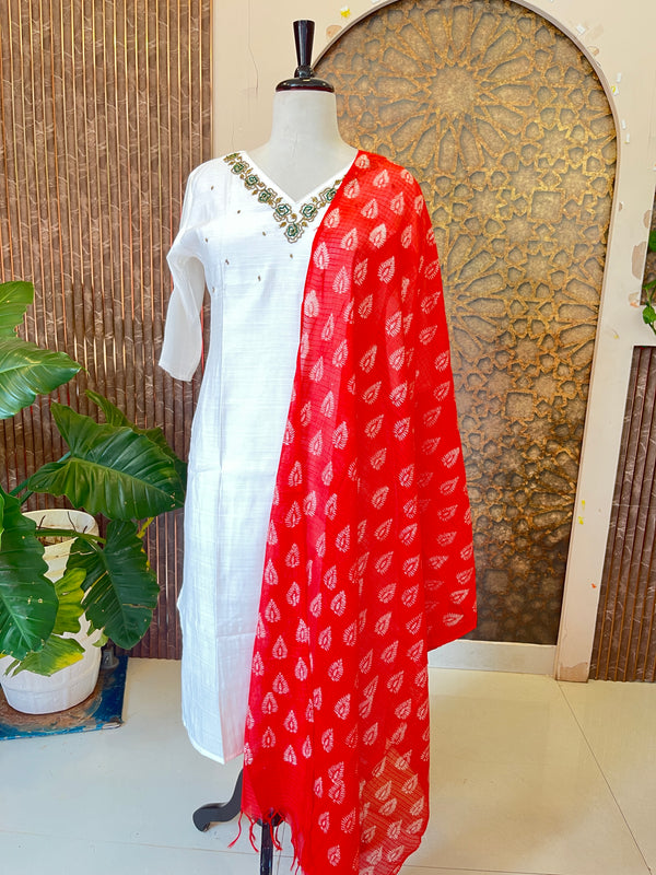 Ready to wear Kurtz Christmas special🎅❤️🤍 LA202