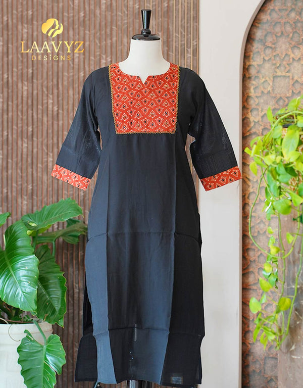 Slub Cotton Kurti with Handwork on Neck – Timeless Elegance ✨