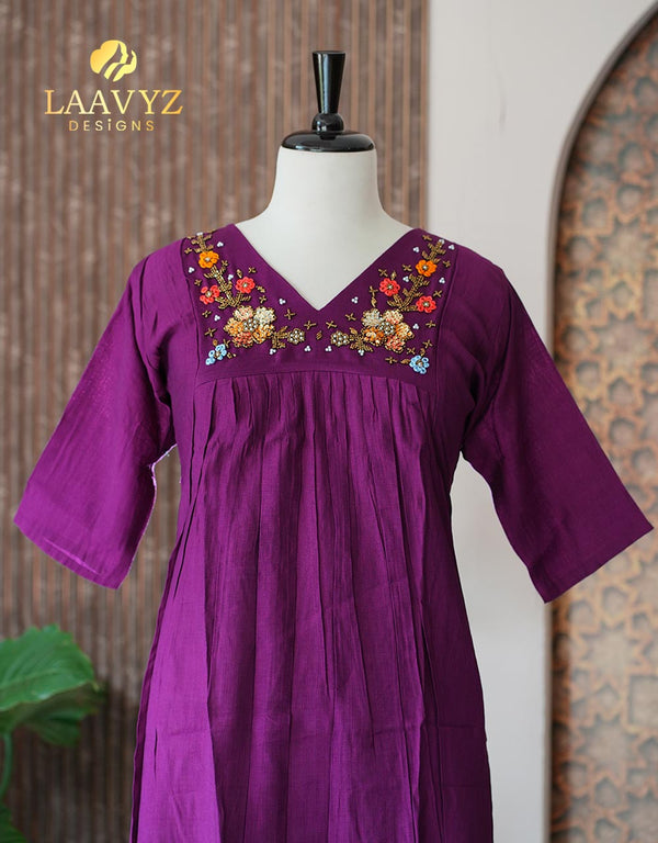 Slub Cotton Kurti with Neck Handwork – Elegant & Comfortable ✨