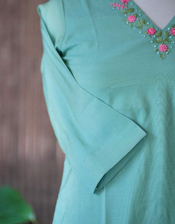 Slub Silk Kurti with Embroidery Work – Effortless Elegance ✨