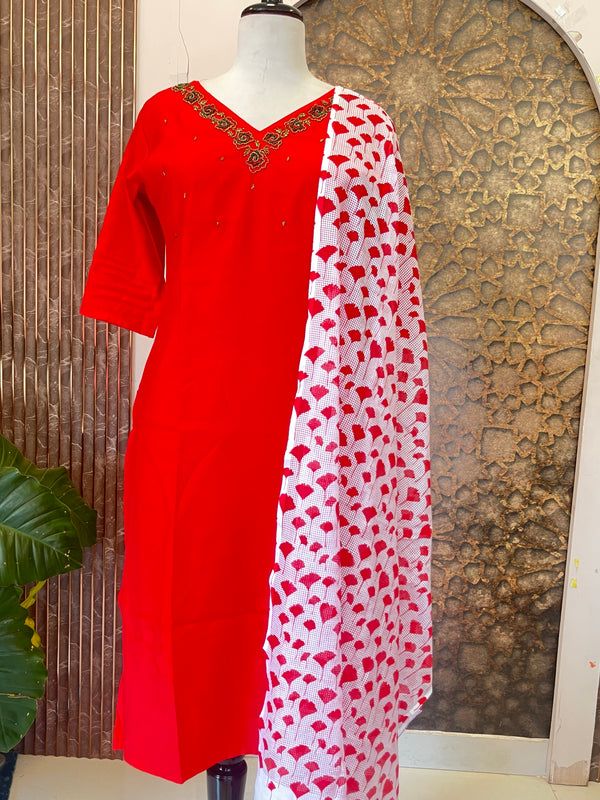 Ready to wear Kurtz Christmas special🎅❤️🤍 LA202