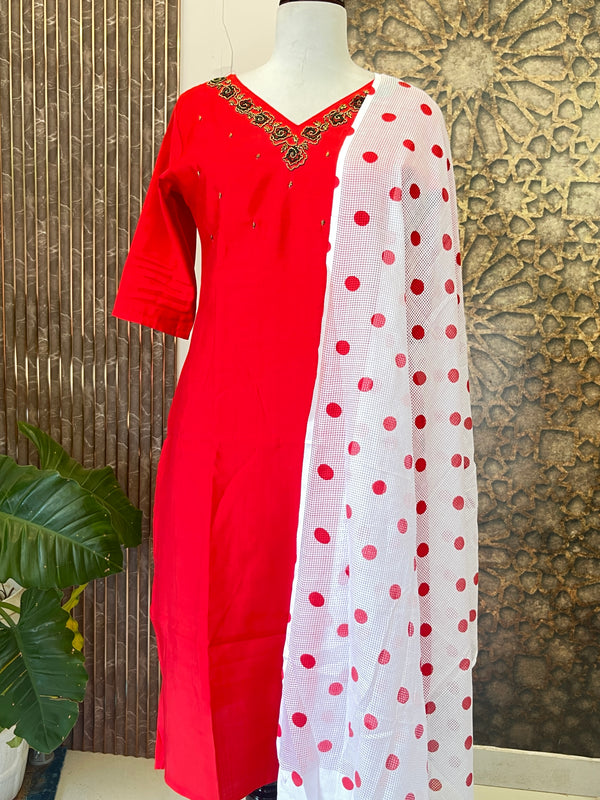 Ready to wear Kurtz Christmas special🎅❤️🤍 LA202