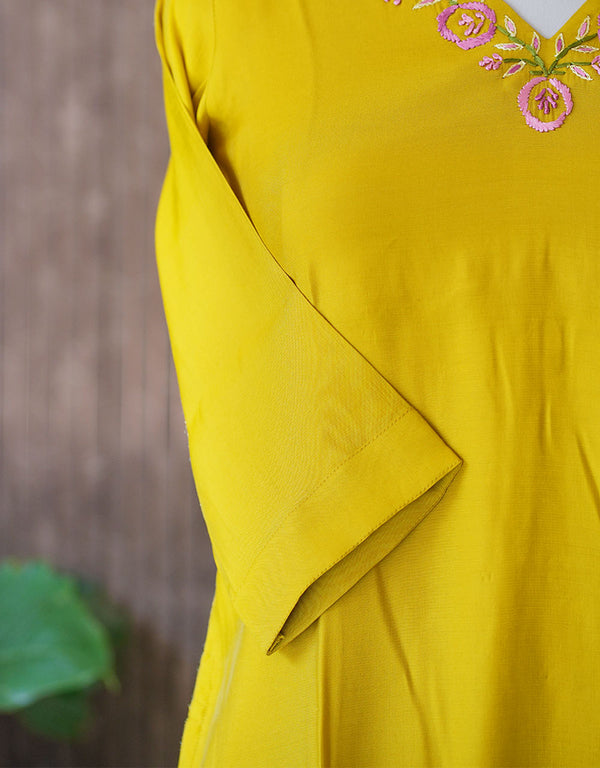 Slub Silk Kurti with Embroidery Work – A Blend of Elegance & Comfort ✨