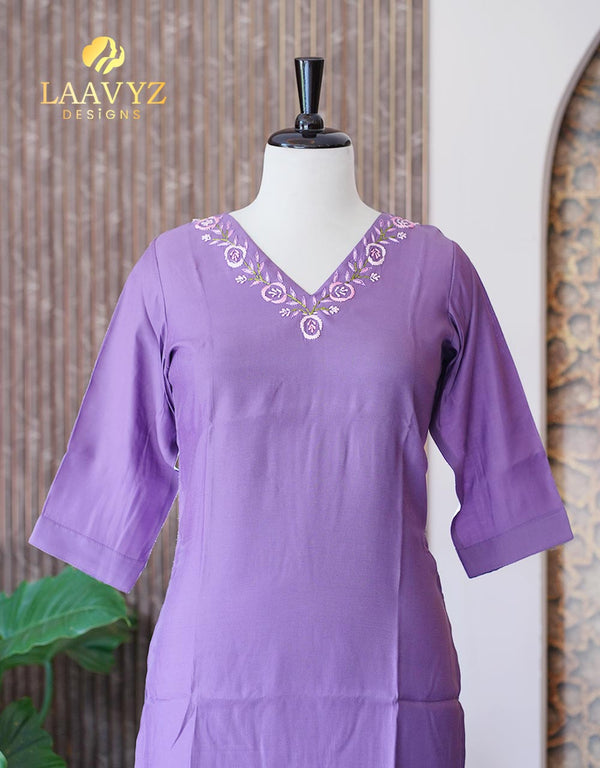 Slub Silk Kurti with Embroidery Work – A Blend of Elegance & Comfort ✨