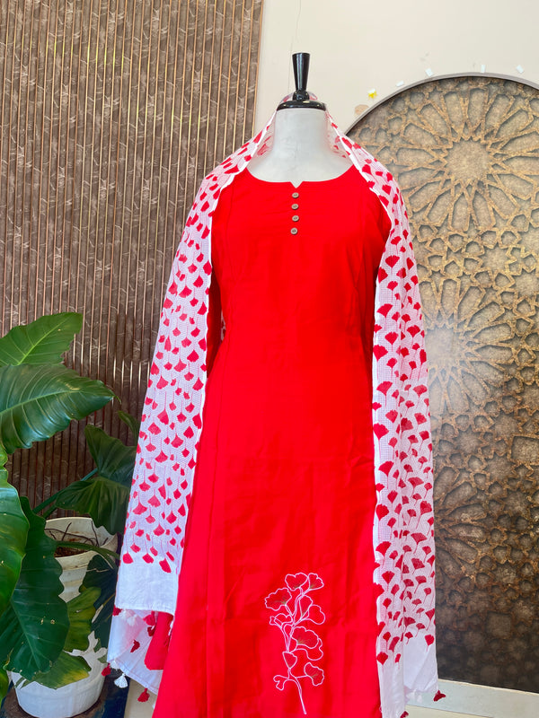 Ready to wear Kurtz Christmas special🎅❤️🤍 LA202