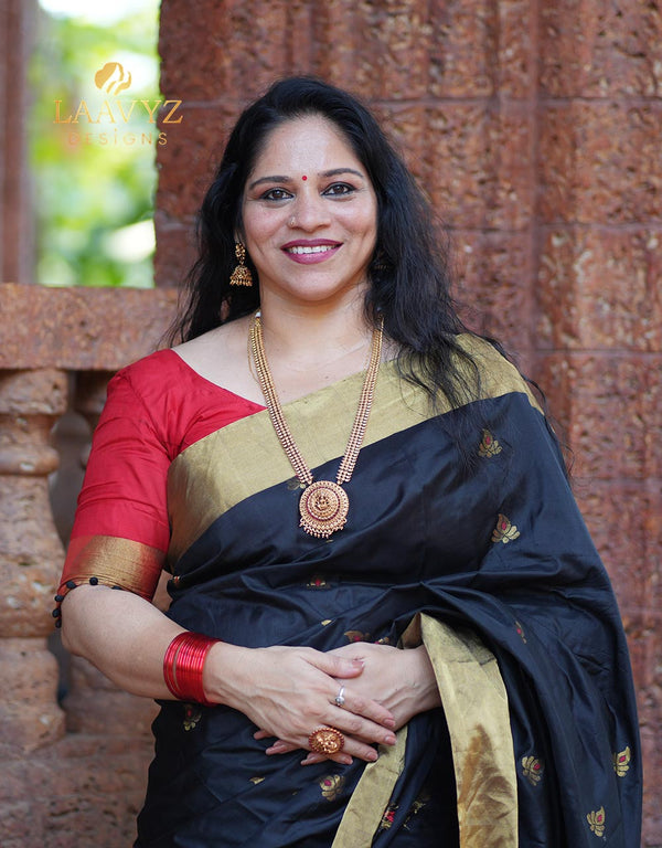 Traditional Pure Silk Saree – A Legacy of Elegance & Grandeur ✨