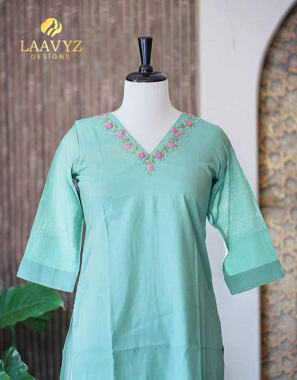 Slub Silk Kurti with Embroidery Work – Effortless Elegance ✨