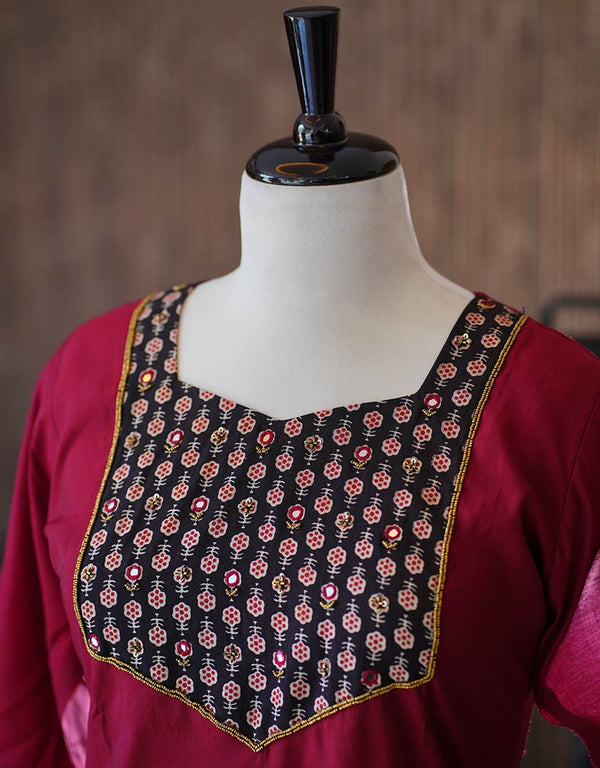 Slub Silk Kurti with Neck Handwork & Mirror Detailing – Ethnic Glam, Redefined ✨