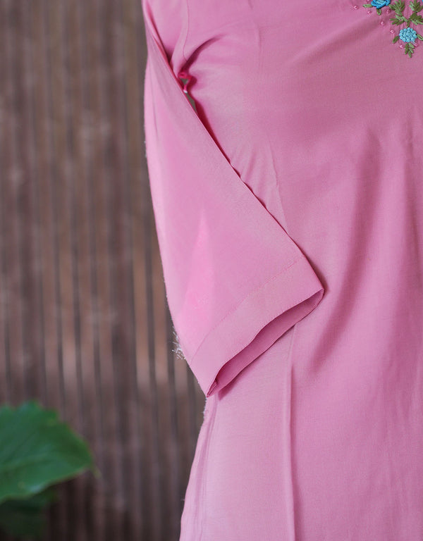 Slub Silk Kurti with Embroidery Work – Effortless Elegance ✨