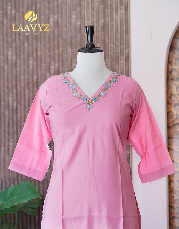 Slub Silk Kurti with Embroidery Work – Effortless Elegance ✨