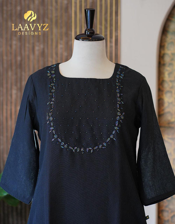๐พ Pure Linen Kurti with Hand Work โ Grace in Every Thread โจ