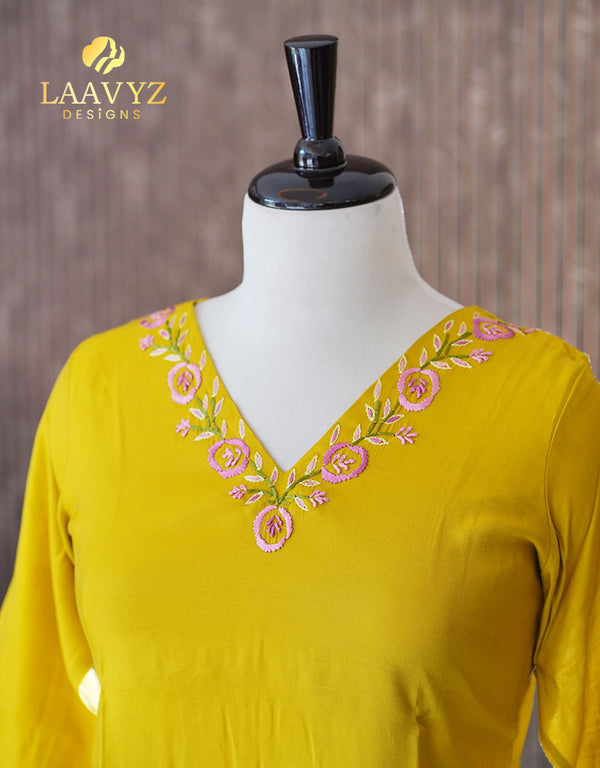 Slub Silk Kurti with Embroidery Work – A Blend of Elegance & Comfort ✨