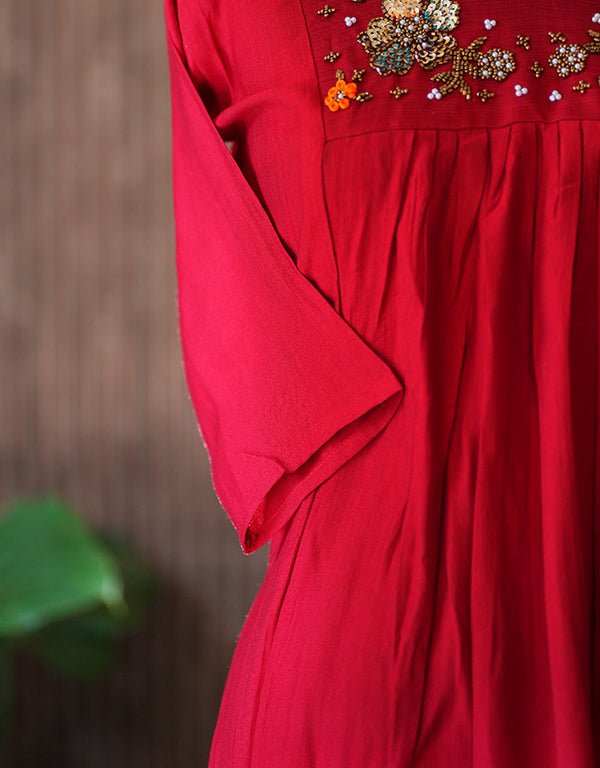 Slub Cotton Kurti with Neck Handwork – Elegant & Comfortable ✨