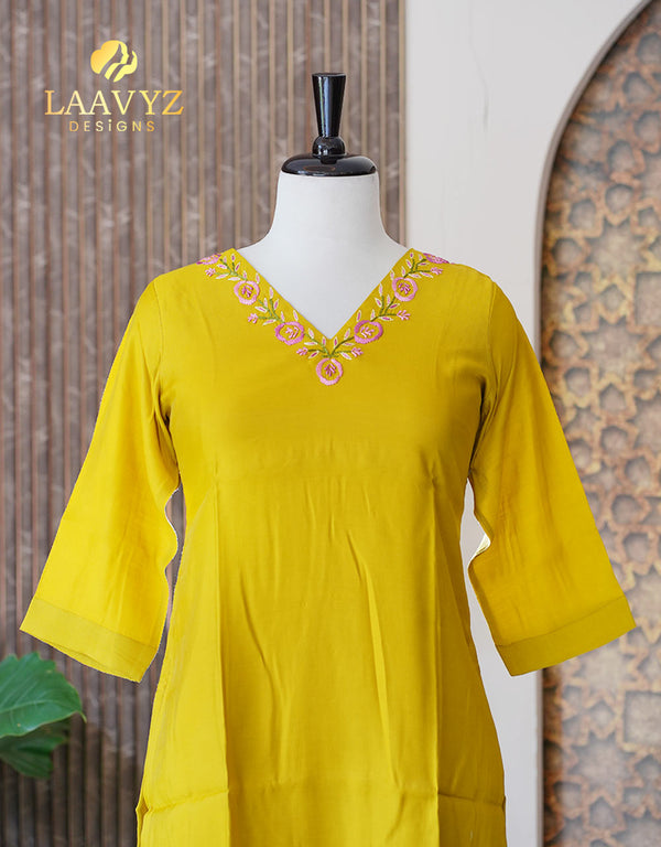 Slub Silk Kurti with Embroidery Work – A Blend of Elegance & Comfort ✨