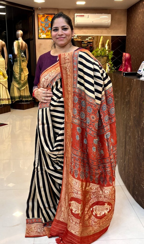 Dola silk saree - AB9900