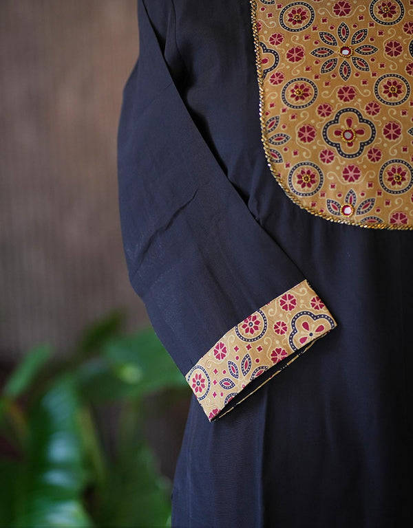 ✨ Slub Silk Kurti with Hand Work & Mirror Detailing – Shine in Subtle Elegance 🌟
