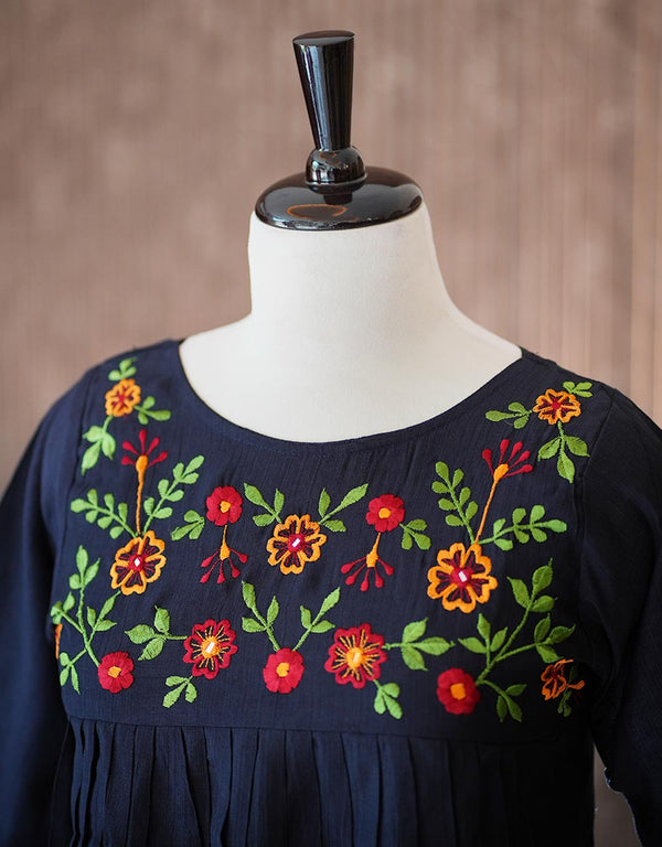Slub Cotton Kurti with Embroidery Work – Simple & Elegant ✨
