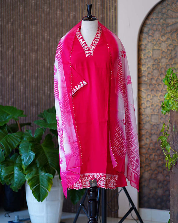 Ready-To-Wear Muslin Kurtha Set - Wrap Yourself in Comfort 🌿